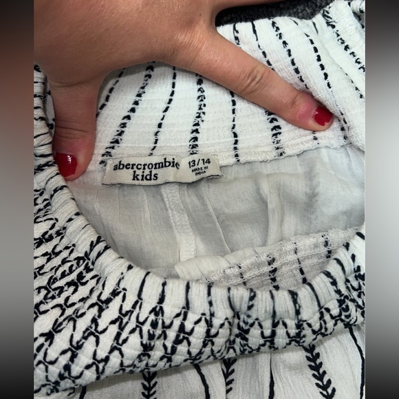 Abercrombie and Fitch kids shirt - Picture 3 of 3